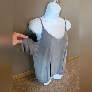 American Eagle Peek-a-Boo Grey Flowy Short Sleeved Blouse Size Large